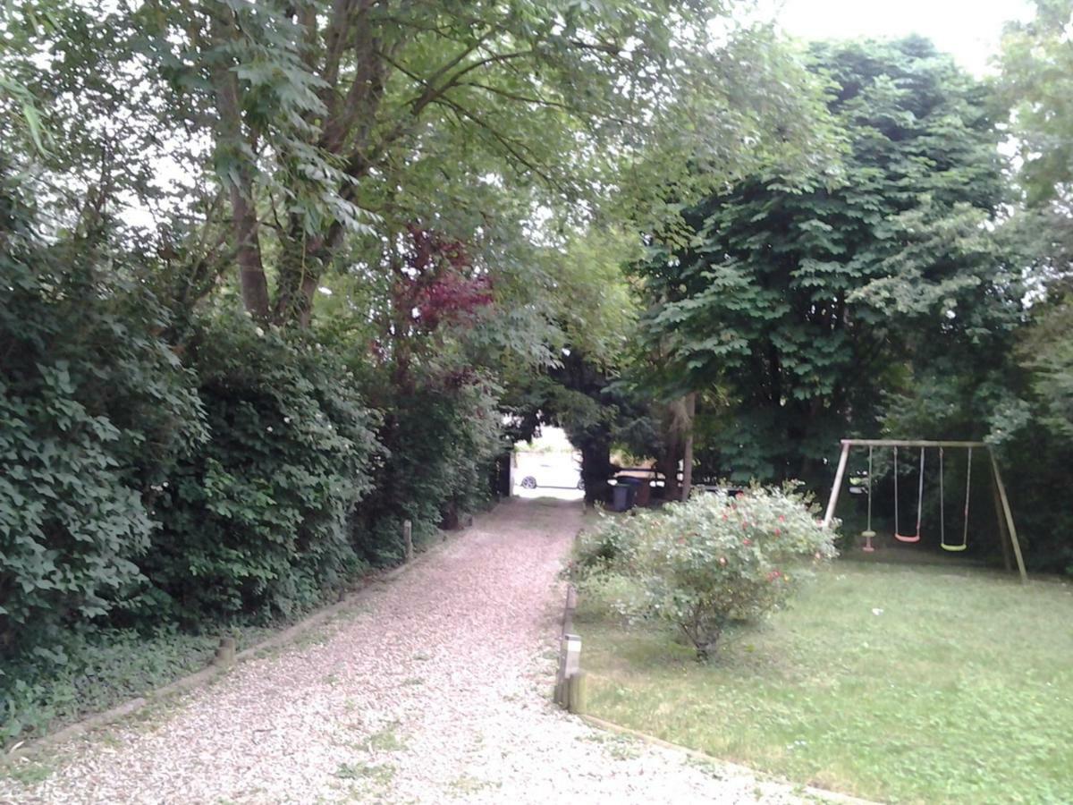 Les Seringats Poissy Dış mekan fotoğraf